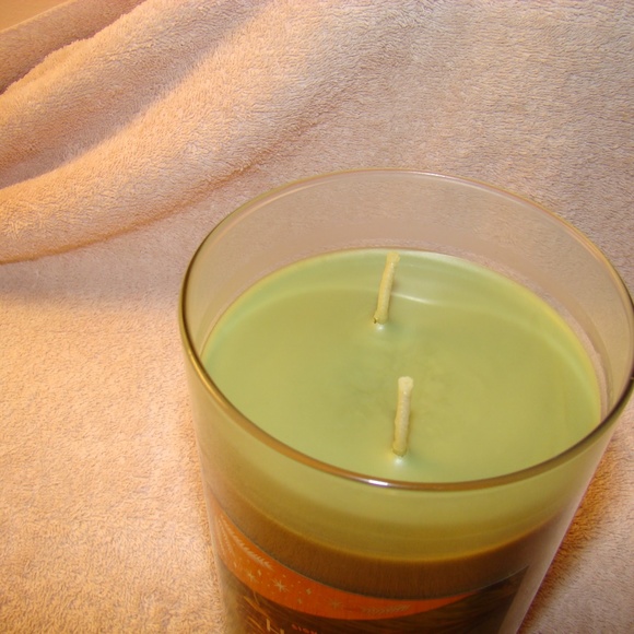"J-13" Holiday Spruce Candle - Picture 3 of 4